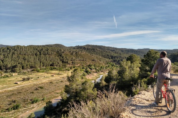 Baixada cap al riu algars desde el coll de la Creu